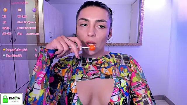 EricaVanderhill live cam on StripChat