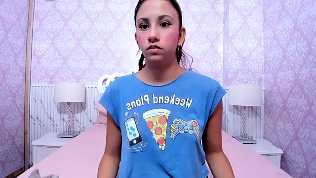 Miabloom19_ webcam