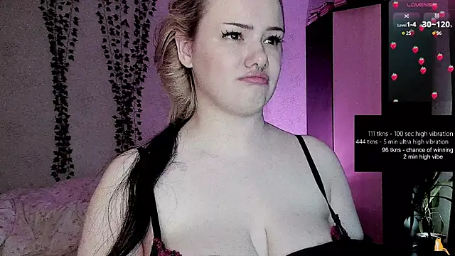 strawberry_elfcat webcam
