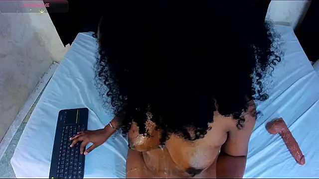 Watch TAYRA_CASTLE live on EroticFlix - High definition streams