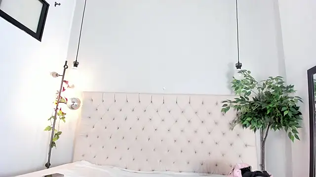 Victoria_Coleman webcam