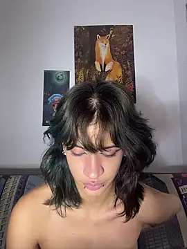 Watch sukulaurens live on EroticFlix - High definition streams