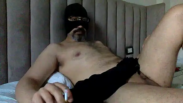 CaiBull live cam on StripChat