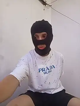 qamar97 live cam on StripChat