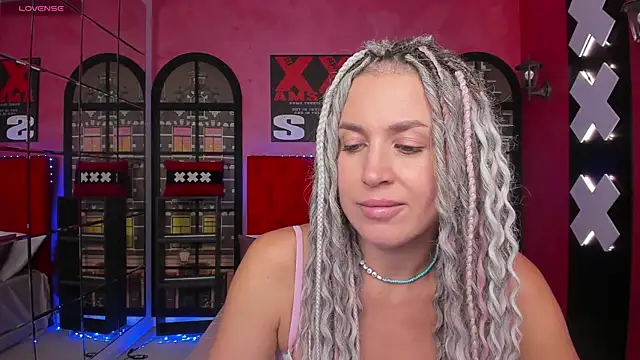 Fire__Dancer live cam on StripChat