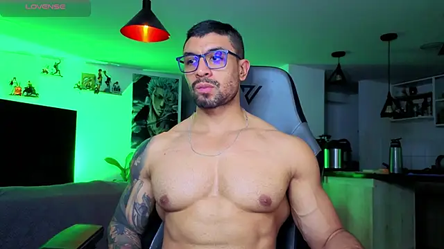 Michael_Diamond live cam on StripChat
