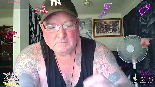 KINKYBLUEYES69 webcam