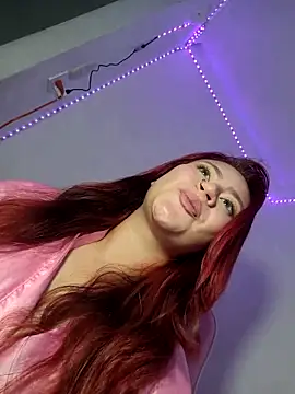 Scarlet_garnet webcam