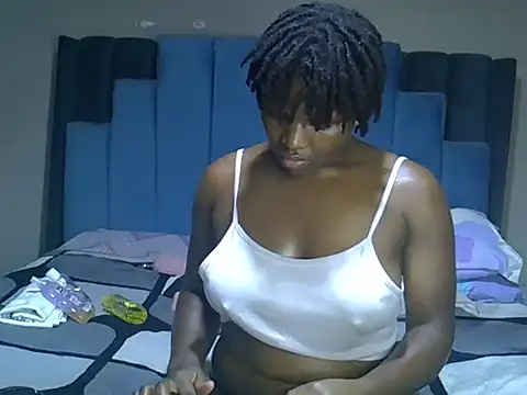 melanin_moon live cam on StripChat