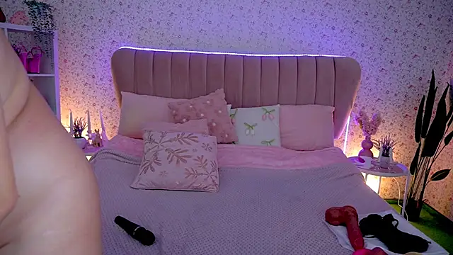 KiraRoxx webcam