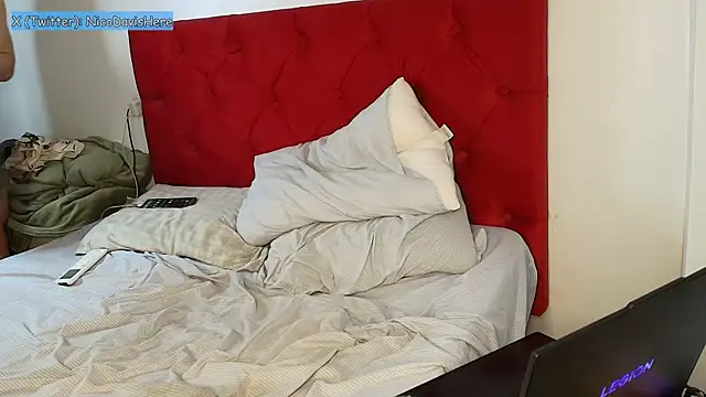 NicoDavisOfficial webcam