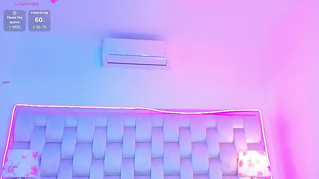 SalomeBins webcam