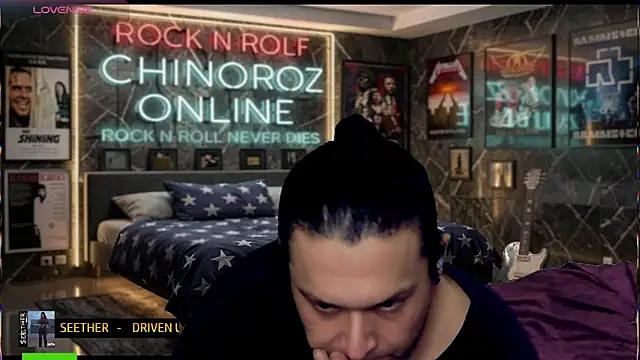 chino_roz live cam on StripChat
