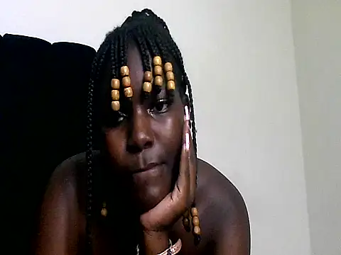 MoonlighMaya webcam