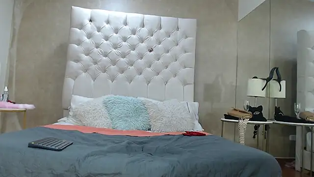 livecam sex LuciaMoore