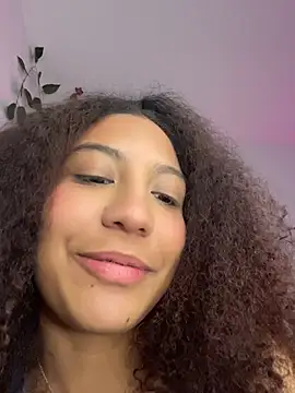 Daphnne_Curly webcam