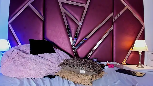 SelenaBloom webcam
