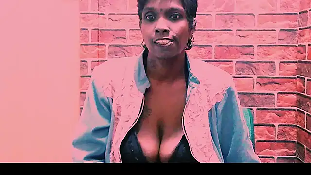 Fuckable_Nasty_MILF webcam
