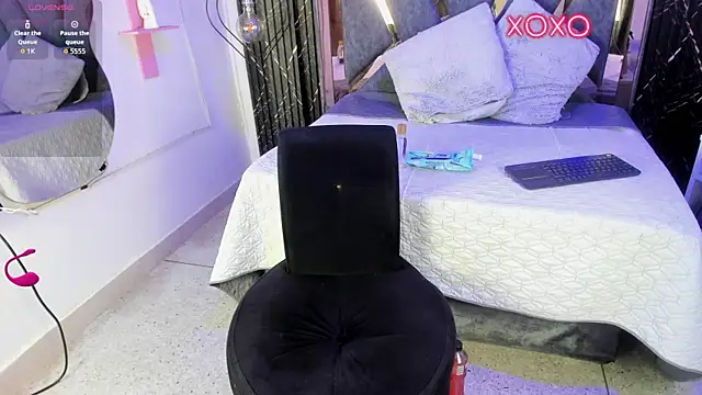 Miia_Deluxe webcam