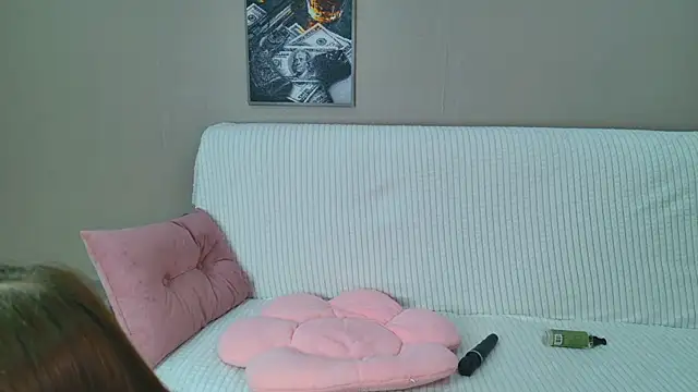 curvy_dynamite_'s live room