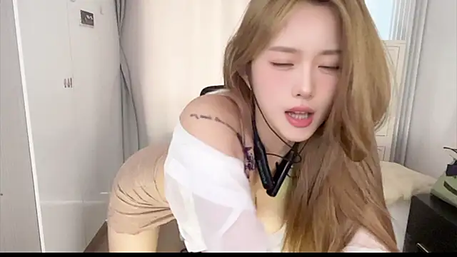 yiyi5588 live sex cam