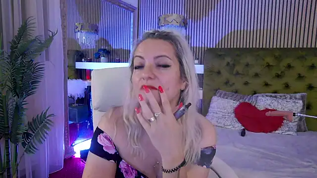 LadyTouch webcam