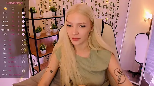 AnyaTaylor_ webcam