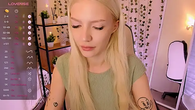 AnyaTaylor_ webcam