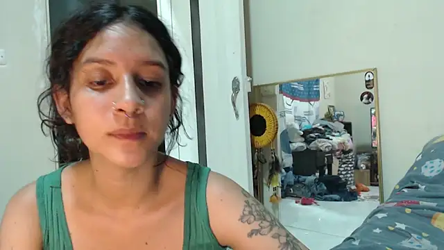AlinaWoolf_ webcam
