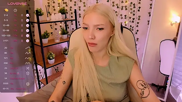 AnyaTaylor_ webcam