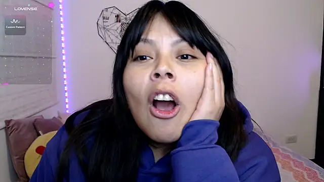 EllieMoonX webcam
