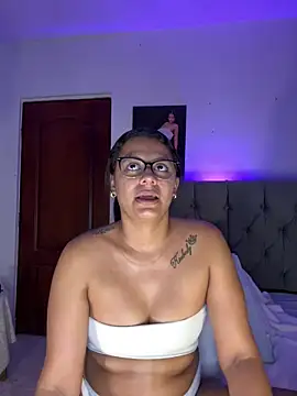 ema_zoe live cam on StripChat