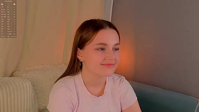 LorriMonz webcam
