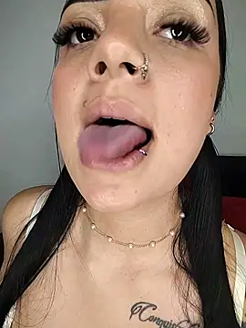 Luna_scarllet8 webcam