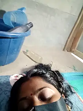 Miss-poly webcam