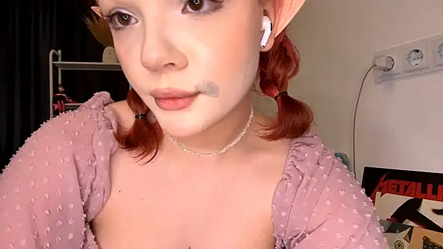 SmilingCutie webcam