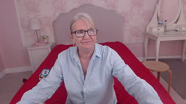LadyAlana webcam