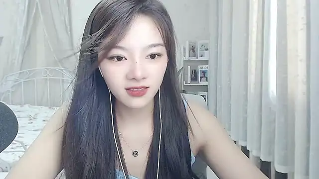 Romy-sweet live cam on StripChat