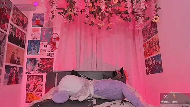 MissCurvyTop webcam