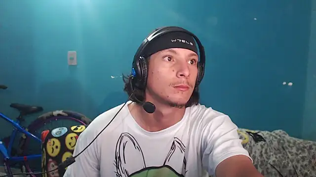 MrKingsaintx live cam on StripChat