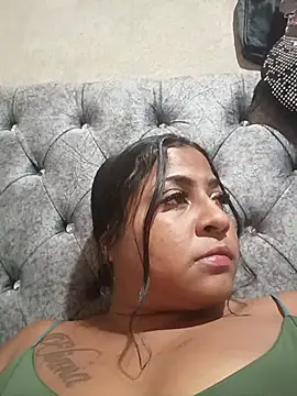 Giselabrunette25 webcam