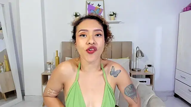 Zoe_Gruber webcam