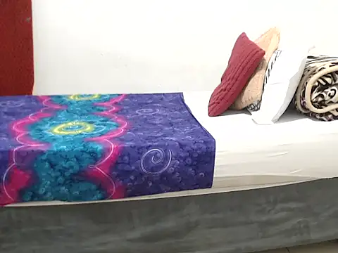 Bustyslave48 webcam