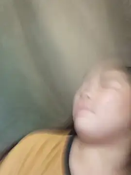 quynhkoolbae webcam