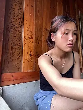 May_nhi live cam on StripChat
