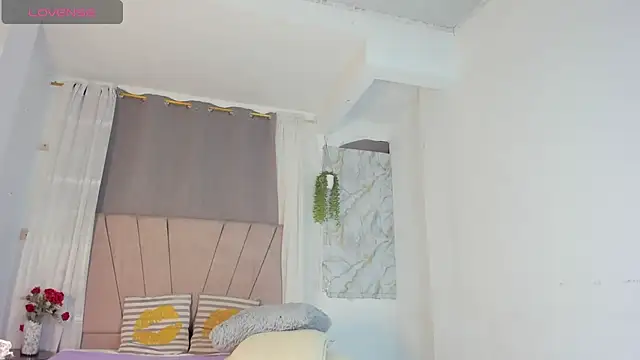 Elayha_28 webcam