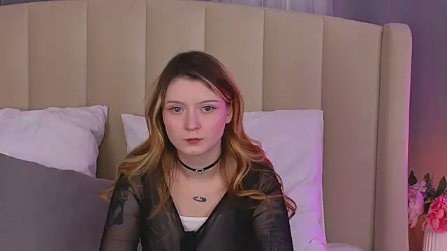 AlyssFrost webcam