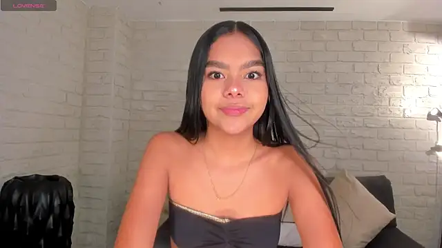 SaphiraJames webcam