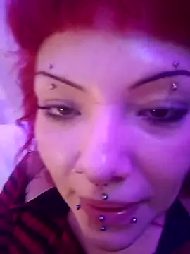 Sarah-Stoner live cam on StripChat