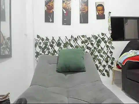 Latins_Boss webcam
